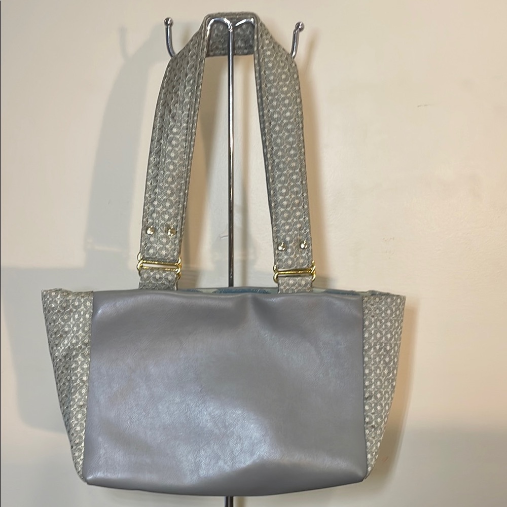 Chic Gray Mixed Media Shoulder Bag - Picture 4 of 14